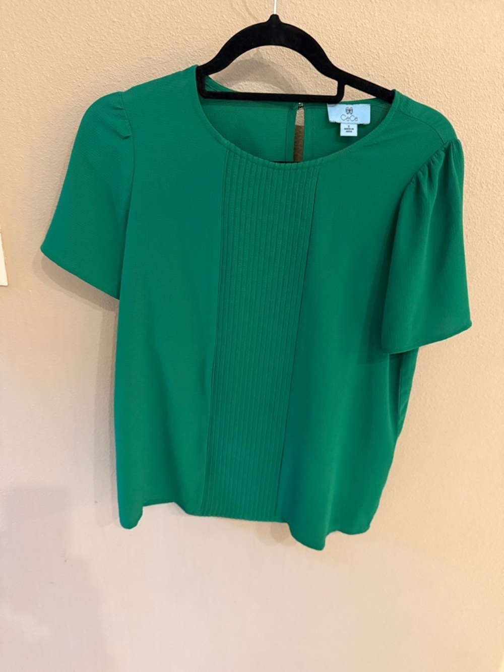 CeCe Emerald Green Short-Sleeve Pleated Front Blouse